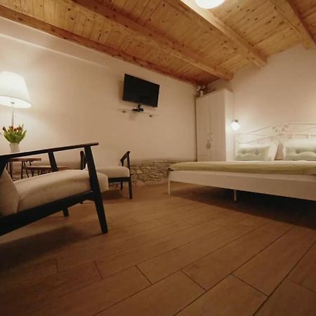 Guesthouse Centrum B&B Изола Экстерьер фото