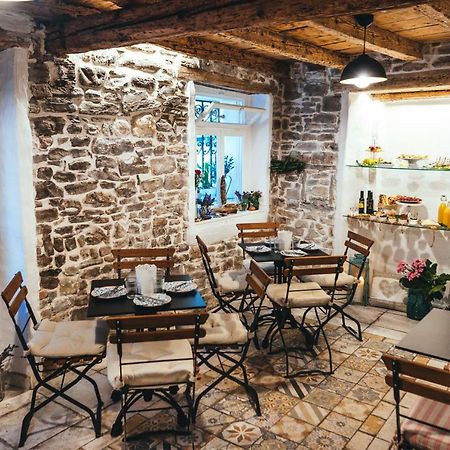 Guesthouse Centrum B&B Изола Экстерьер фото