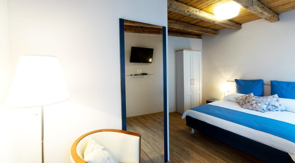 Guesthouse Centrum B&B Изола Экстерьер фото