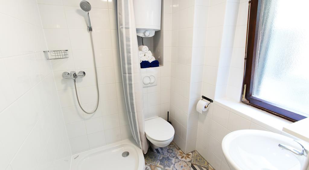 Guesthouse Centrum B&B Изола Экстерьер фото