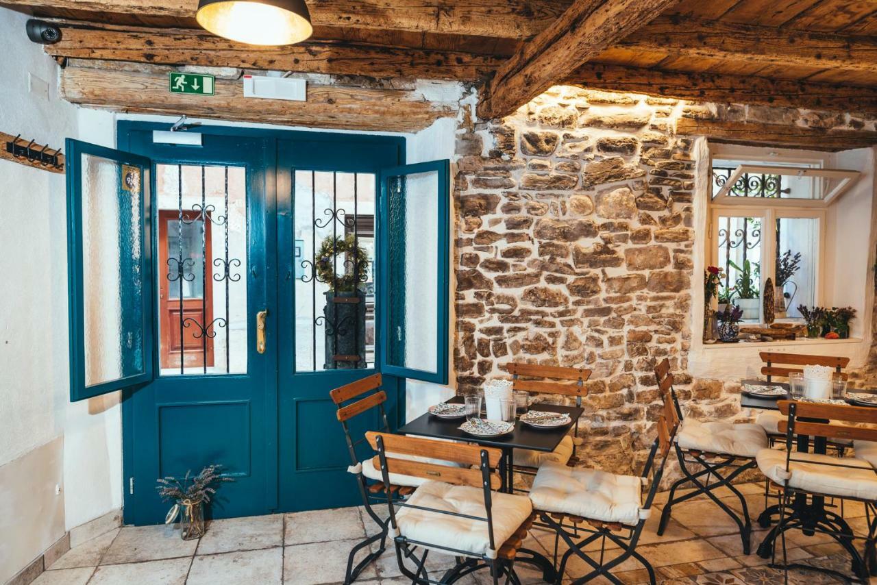 Guesthouse Centrum B&B Изола Экстерьер фото