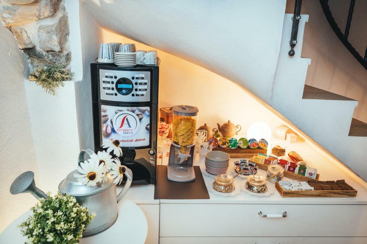 Guesthouse Centrum B&B Изола Экстерьер фото
