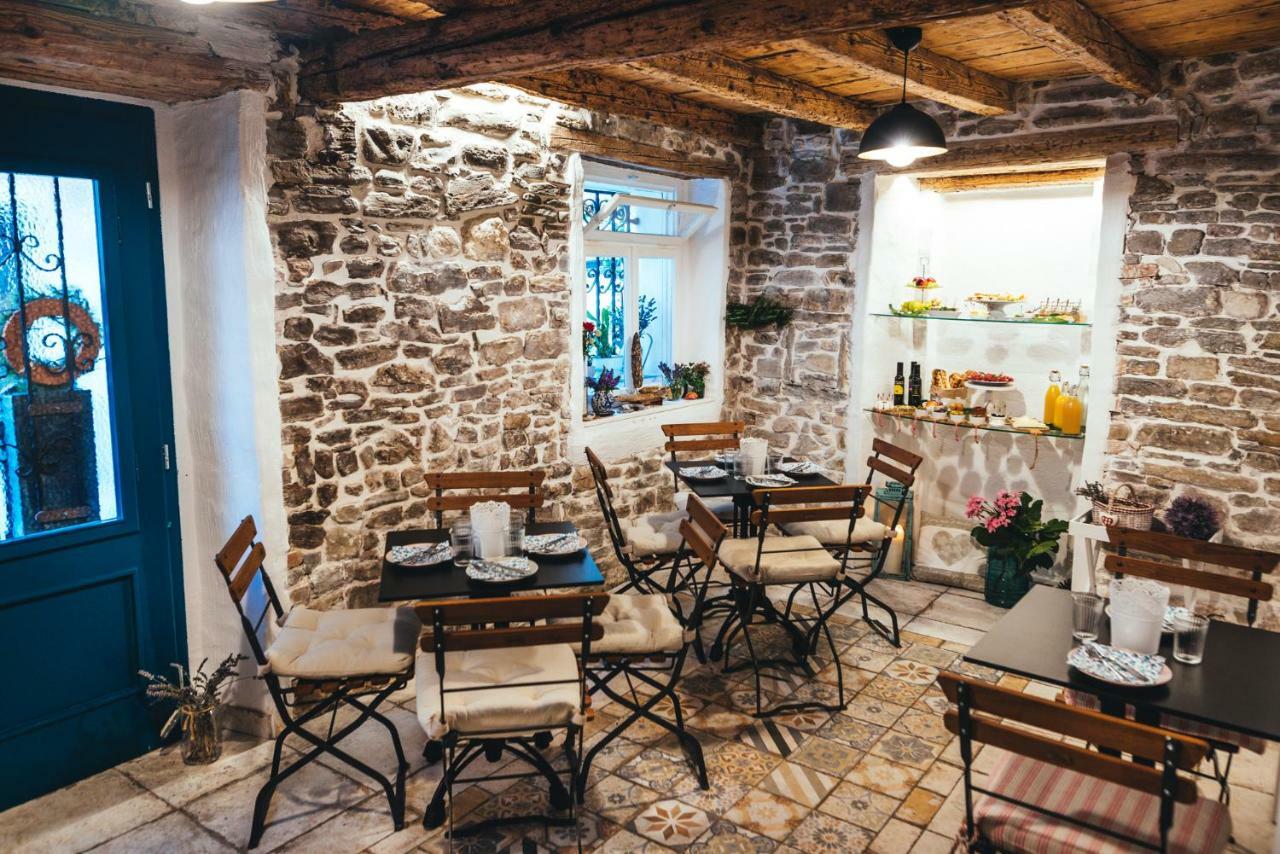 Guesthouse Centrum B&B Изола Экстерьер фото